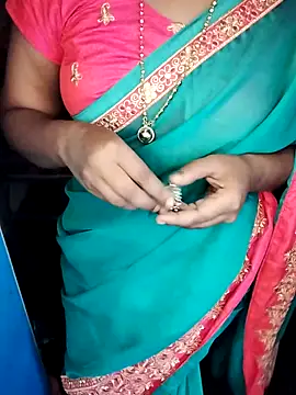 Snapshot of kannada_siri123 chatting on April 10, 1:33 am kannada siri123 online show from April 10, 1:33 am