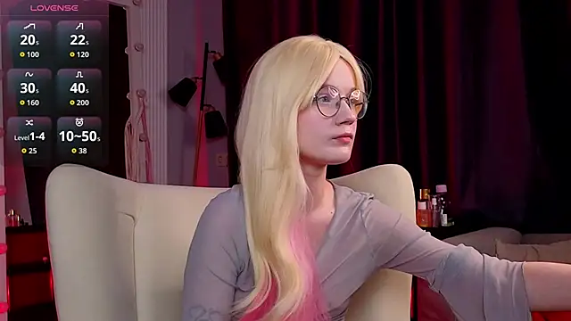 Snapshot of Kitty_smalltits chatting on February 4, 4:18 am Kitty smalltits online show from February 4, 4:18 am