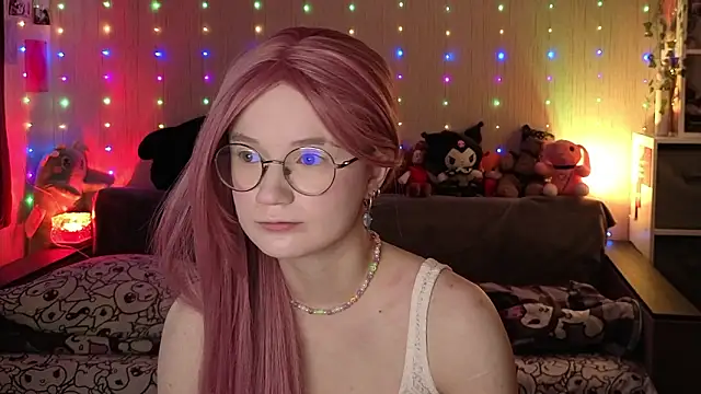 Snapshot of Kitty_smalltits chatting on March 4, 6:08 am Kitty smalltits online show from March 4, 6:08 am