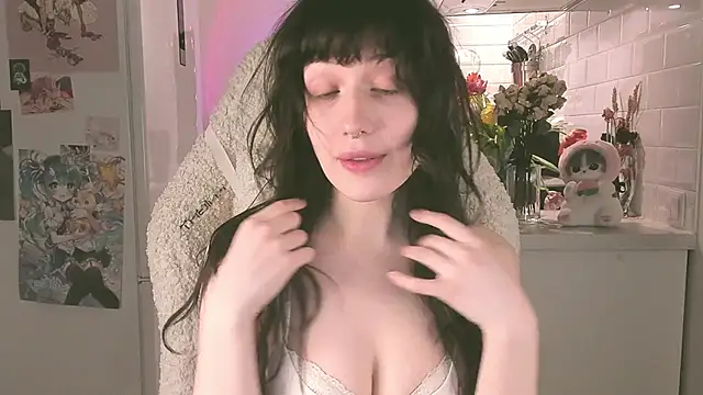 MePretty online show from March 10, 9:29 pm