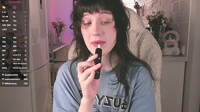 MePretty online show from March 19, 10:09 pm