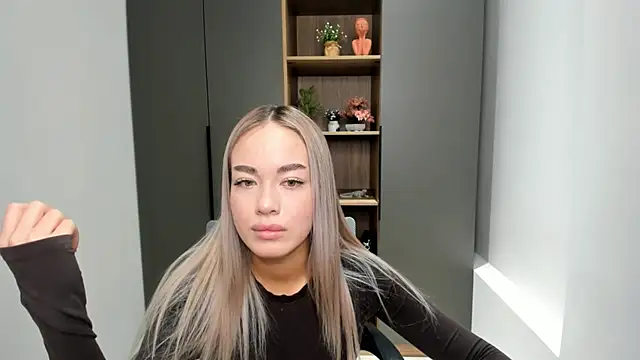 DorrisGranucci online show from December 2, 6:08 am