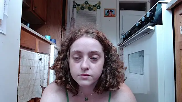 Snapshot of DeliaBlew chatting on May 22, 4:23 pm DeliaBlew online show from May 22, 4:23 pm