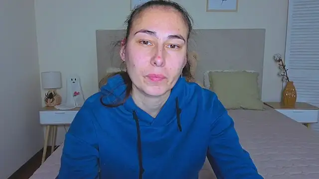 Olivia milf  online show from November 29, 7:17 pm