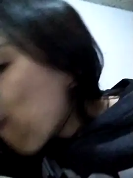 Snapshot of Cherrybombs_ chatting on January 16, 1:53 am Cherrybombs online show from January 16, 1:53 am