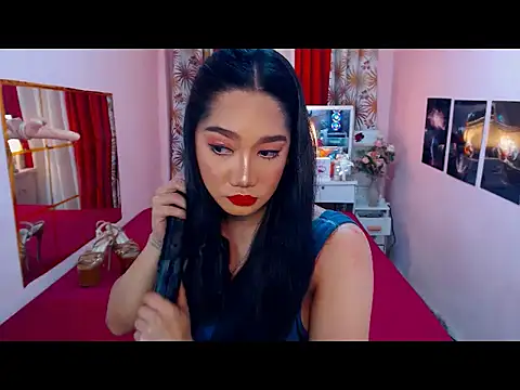 Snapshot of UrScreenGoddess chatting on June 9, 1:39 am UrScreenGoddess online show from June 9, 1:39 am