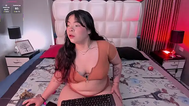 Snapshot of xCharlotte_20 chatting on February 7, 8:45 pm xCharlotte 20 online show from February 7, 8:45 pm