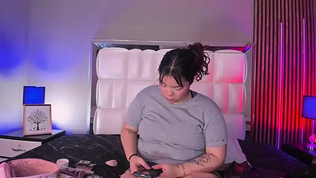 Snapshot of xCharlotte_20 chatting on February 17, 8:04 pm xCharlotte 20 online show from February 17, 8:04 pm