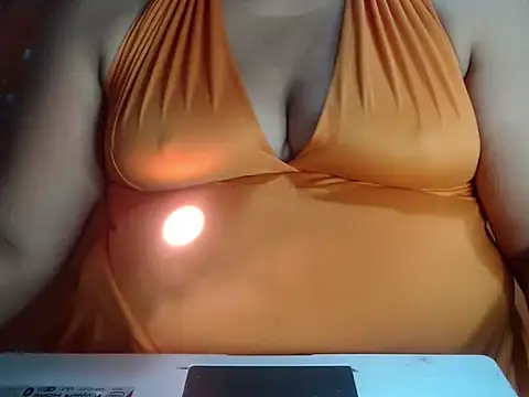 karolbb0 online show from December 21, 6:48 pm