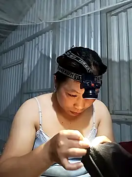 Evelyn-n online show from March 30, 1:45 pm