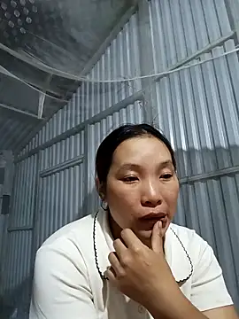Snapshot of Evelyn-n chatting on April 30, 12:22 pm Evelyn-n online show from April 30, 12:22 pm