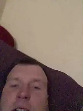 Snapshot of EmittingDebater chatting on December 1, 6:40 am EmittingDebater online show from December 1, 6:40 am