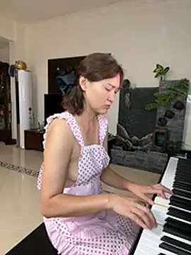 A-ZJunn online show from June 4, 1:06 pm