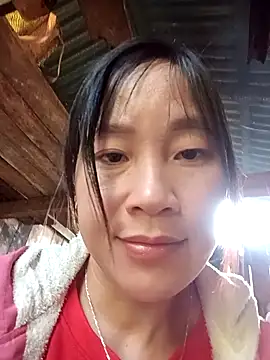 Snapshot of Change-gee chatting on December 1, 3:22 am Change-gee online show from December 1, 3:22 am