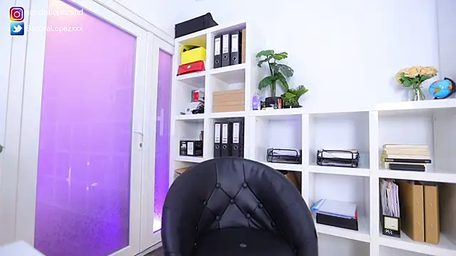 SandraLopezxx online show from March 15, 6:32 pm