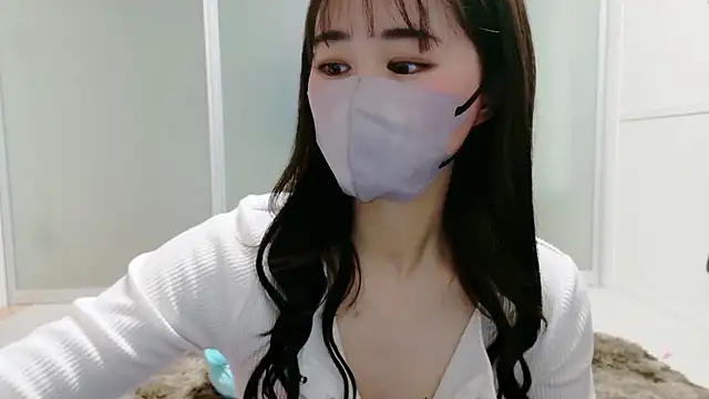 Snapshot of HICHAN99 chatting on February 25, 2:59 pm HICHAN99 online show from February 25, 2:59 pm