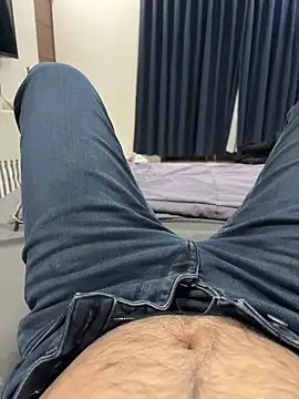 BlahNextDoor online show from December 19, 4:58 pm