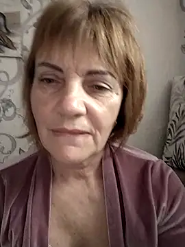 Snapshot of MichelleLove48 chatting on May 12, 6:32 am MichelleLove48 online show from May 12, 6:32 am