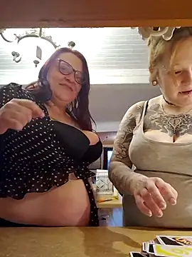 Snapshot of 69Stacylove69 chatting on March 6, 9:33 pm 69Stacylove69 online show from March 6, 9:33 pm