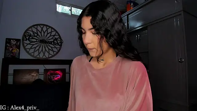 Snapshot of babycherry19 chatting on December 20, 5:31 pm babycherry19 online show from December 20, 5:31 pm