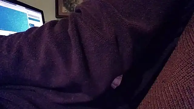 Snapshot of gatitachula93 chatting on December 17, 8:04 pm gatitachula93 online show from December 17, 8:04 pm