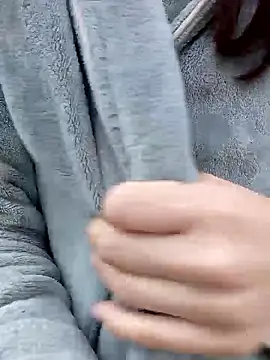 Snapshot of gatitachula93 chatting on February 7, 3:27 pm gatitachula93 online show from February 7, 3:27 pm