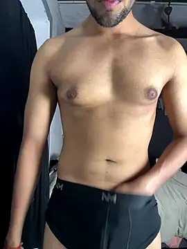 Snapshot of fitboy_xxx chatting on January 5, 10:46 pm fitboy xxx online show from January 5, 10:46 pm