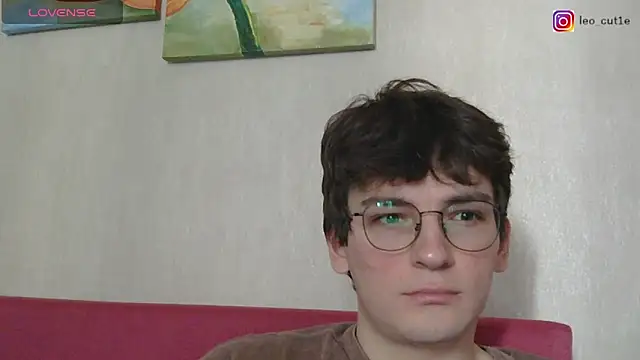 Snapshot of leo_cutie chatting on May 16, 6:32 am leo cutie online show from May 16, 6:32 am