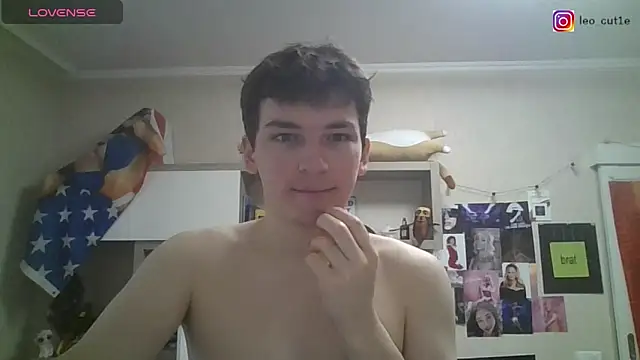 Snapshot of leo_cutie chatting on June 16, 11:24 am leo cutie online show from June 16, 11:24 am