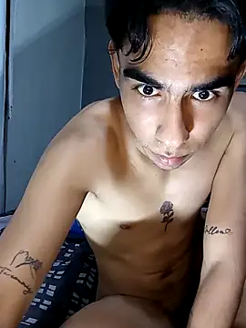 Snapshot of amaio_hosh chatting on December 3, 1:35 am amaio hosh online show from December 3, 1:35 am