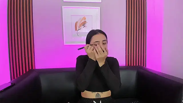 Snapshot of Ariana_collinss chatting on July 15, 11:37 am Ariana collinss online show from July 15, 11:37 am