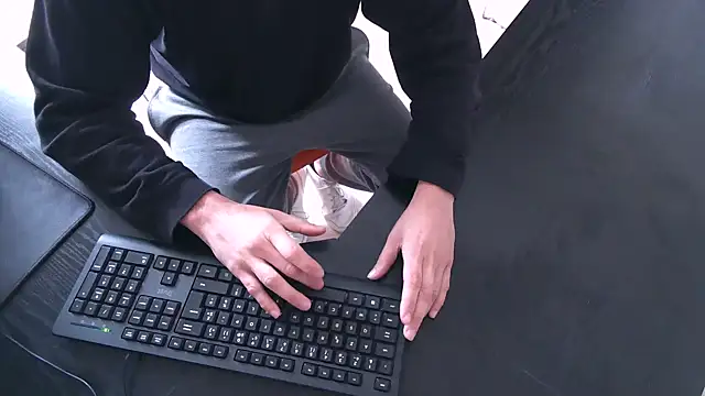 TRESBONNEBITE online show from December 18, 2:34 pm