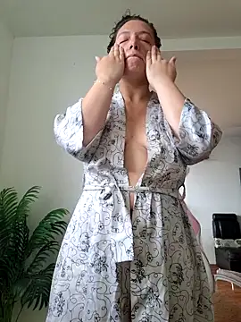 Snapshot of adele_69 chatting on February 13, 4:58 pm adele 69 online show from February 13, 4:58 pm