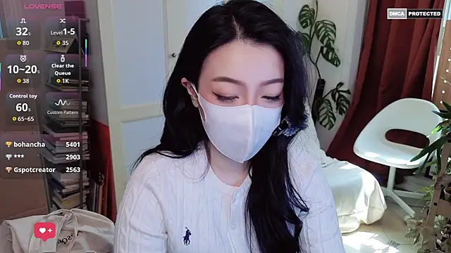 nayomi 34f online show from April 7, 3:07 am