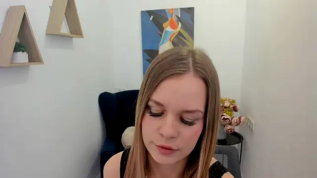 MidnighteAura online show from March 17, 8:01 pm