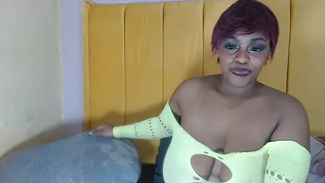 Snapshot of SexyHarleyBlack chatting on June 19, 1:43 am SexyHarleyBlack online show from June 19, 1:43 am