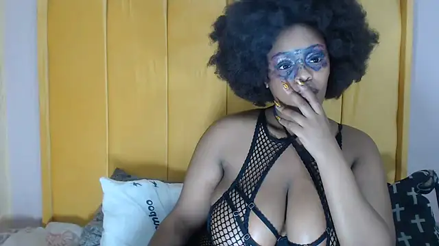 Snapshot of SexyHarleyBlack chatting on June 23, 5:27 am SexyHarleyBlack online show from June 23, 5:27 am