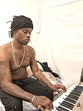 Snapshot of Cbelite1 chatting on February 4, 12:00 pm Cbelite1 online show from February 4, 12:00 pm