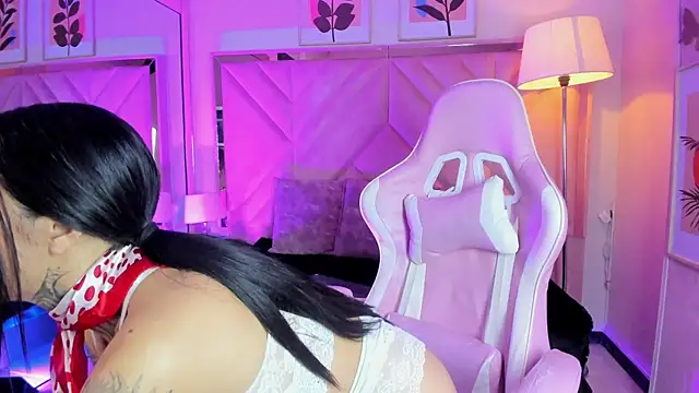 HannyJones online show from December 17, 12:22 pm