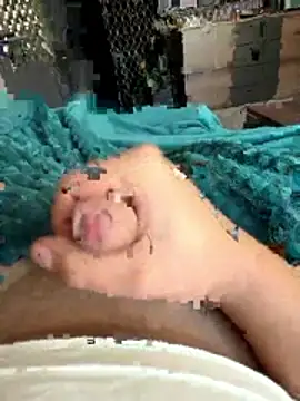 Snapshot of en93000 chatting on January 18, 1:59 pm en93000 online show from January 18, 1:59 pm