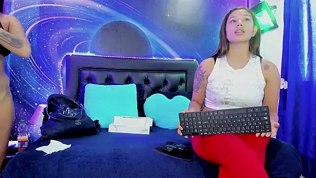 Snapshot of liittleangelss_ chatting on June 12, 7:35 pm liittleangelss online show from June 12, 7:35 pm
