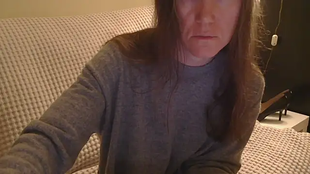 Snapshot of AuroraAG chatting on April 8, 3:23 pm AuroraAG online show from April 8, 3:23 pm