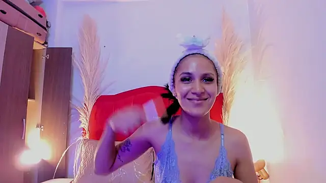 Samantha luv  online show from April 4, 10:07 pm