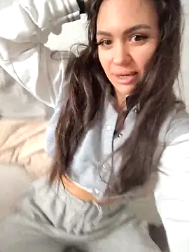 SiennaLuxexx online show from April 14, 1:17 pm