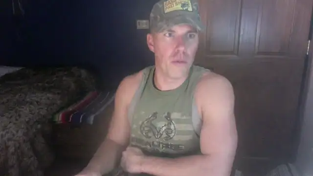 Snapshot of SpunRedneck chatting on December 4, 11:35 pm SpunRedneck online show from December 4, 11:35 pm