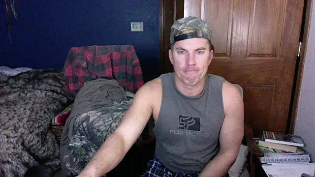 Snapshot of SpunRedneck chatting on January 14, 11:05 am SpunRedneck online show from January 14, 11:05 am