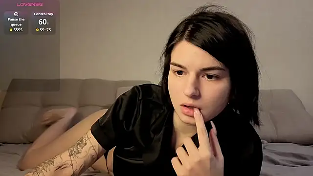 lololozhechka online show from December 2, 6:25 pm