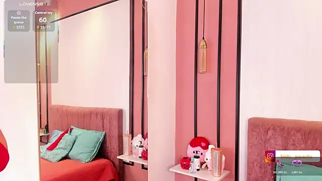 MissSavage  online show from April 4, 7:00 pm