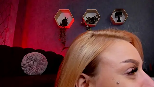 amy rider online show from March 8, 2:04 am