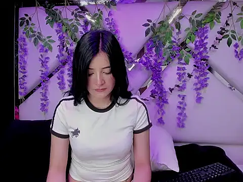 liinzy rouse69 online show from January 14, 2:55 pm